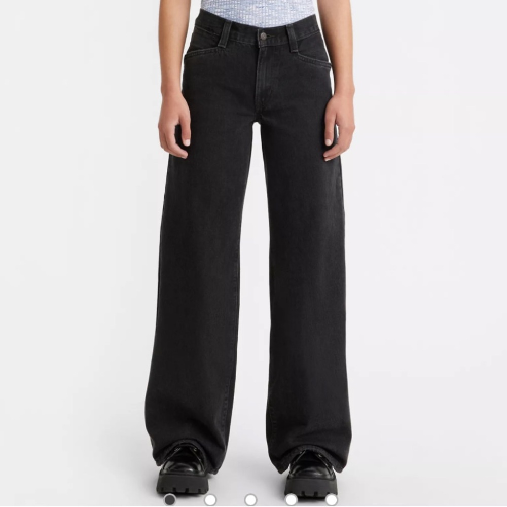 NWT Levi’s black 94 baggy wide leg jeans. 24